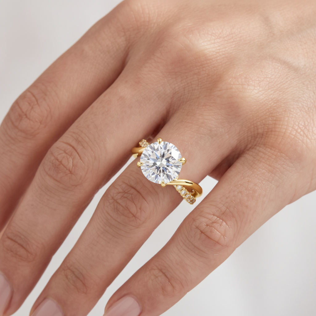 _lifestyle_image@SKU:R0329-NADR04000004Y #metal_14k-yellow-gold+origin_lab-grown+quality_ef-vs2+