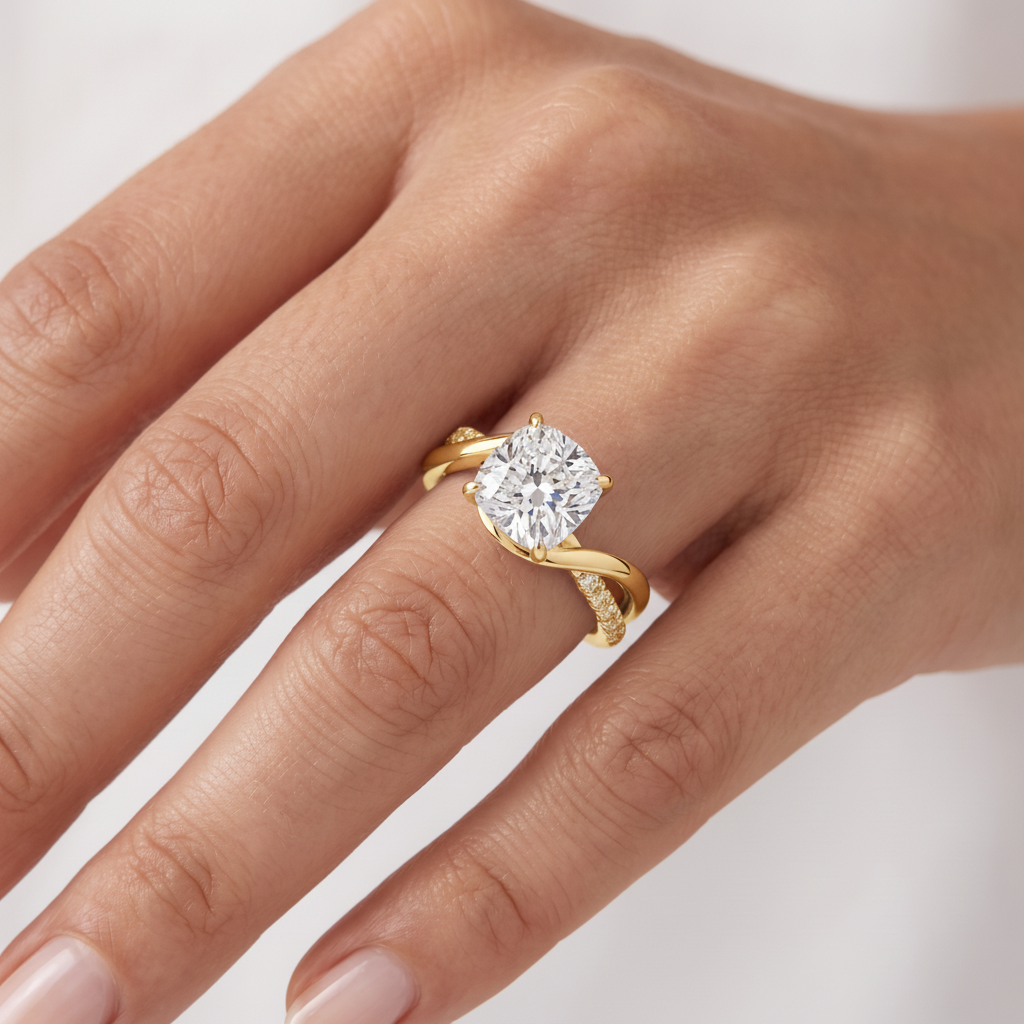 _lifestyle_image@SKU:R0329-NADC02000004Y #metal_14k-yellow-gold+origin_lab-grown+quality_ef-vs2+