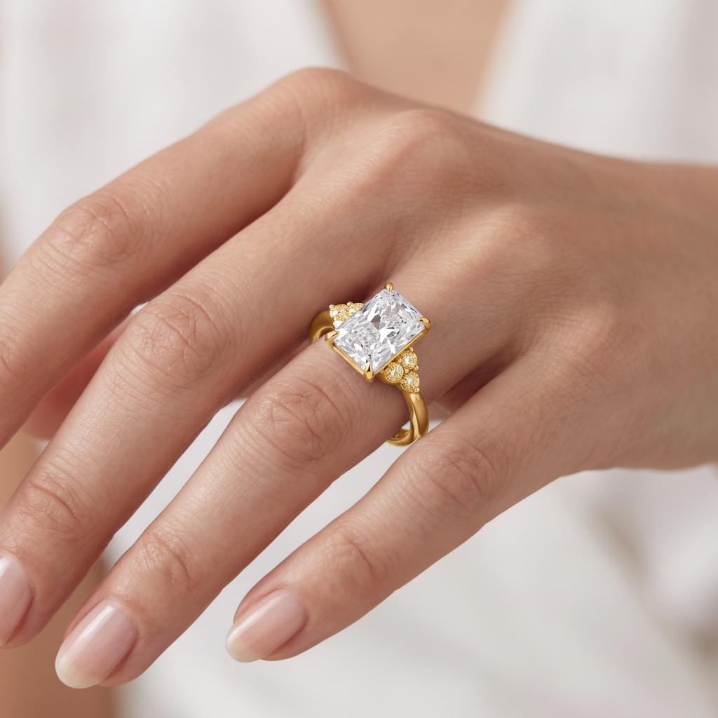 _lifestyle_image@SKU:R0331-NADT02000004Y #metal_14k-yellow-gold+origin_lab-grown+quality_ef-vs2+