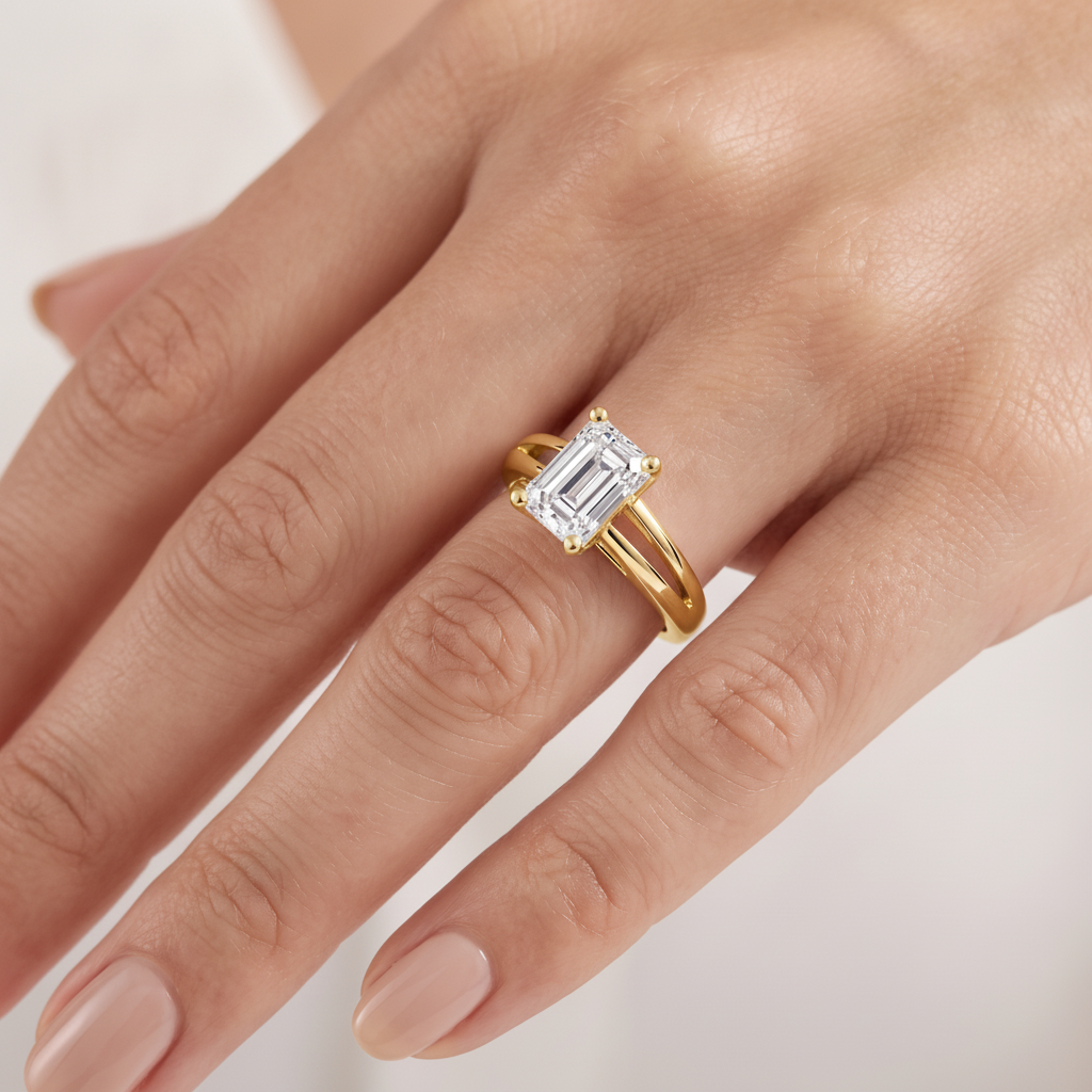 _lifestyle_image@SKU:R0464-LADE01000004Y #metal_10k-yellow-gold+origin_lab-grown+quality_g-si