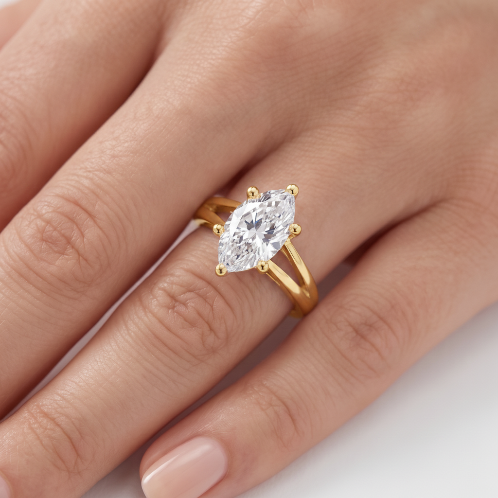 _lifestyle_image@SKU:R0464-LADM02000004Y #metal_10k-yellow-gold+origin_lab-grown+quality_g-si