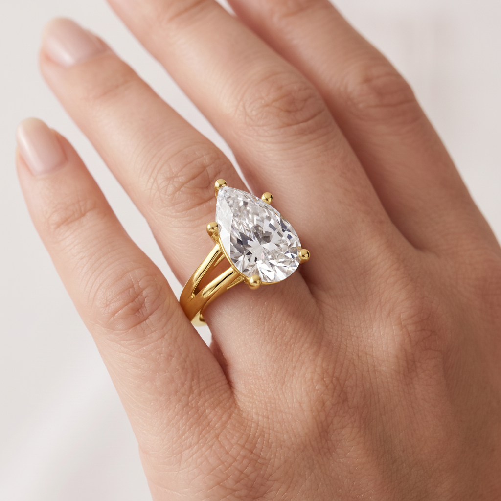 _lifestyle_image@SKU:R0464-NADD04000004Y #metal_14k-yellow-gold+origin_lab-grown+quality_ef-vs2+