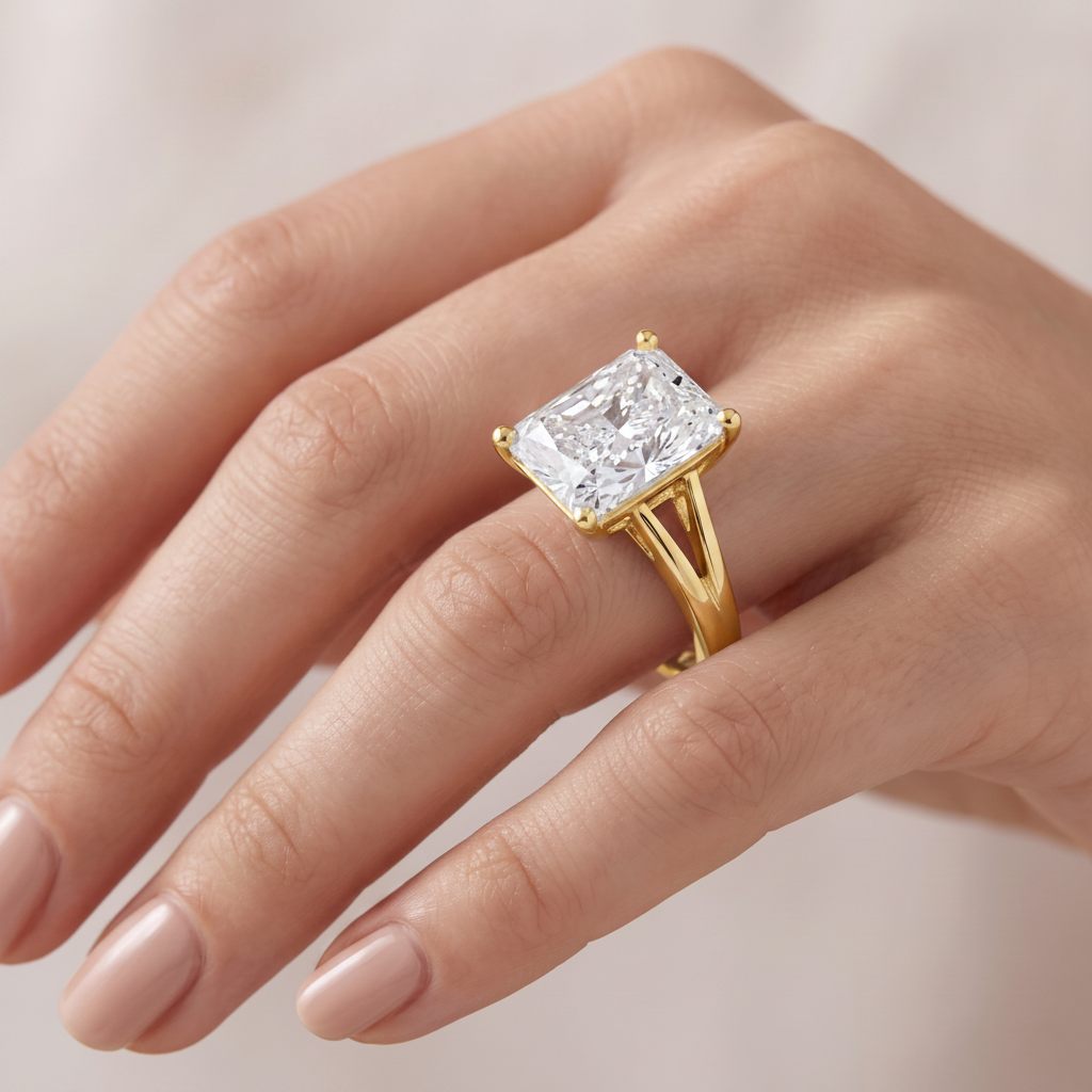 _lifestyle_image@SKU:R0464-NADT03000004Y #metal_14k-yellow-gold+origin_lab-grown+quality_ef-vs2+