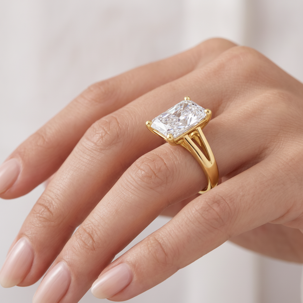 _lifestyle_image@SKU:R0464-NADT04000004Y #metal_14k-yellow-gold+origin_lab-grown+quality_ef-vs2+