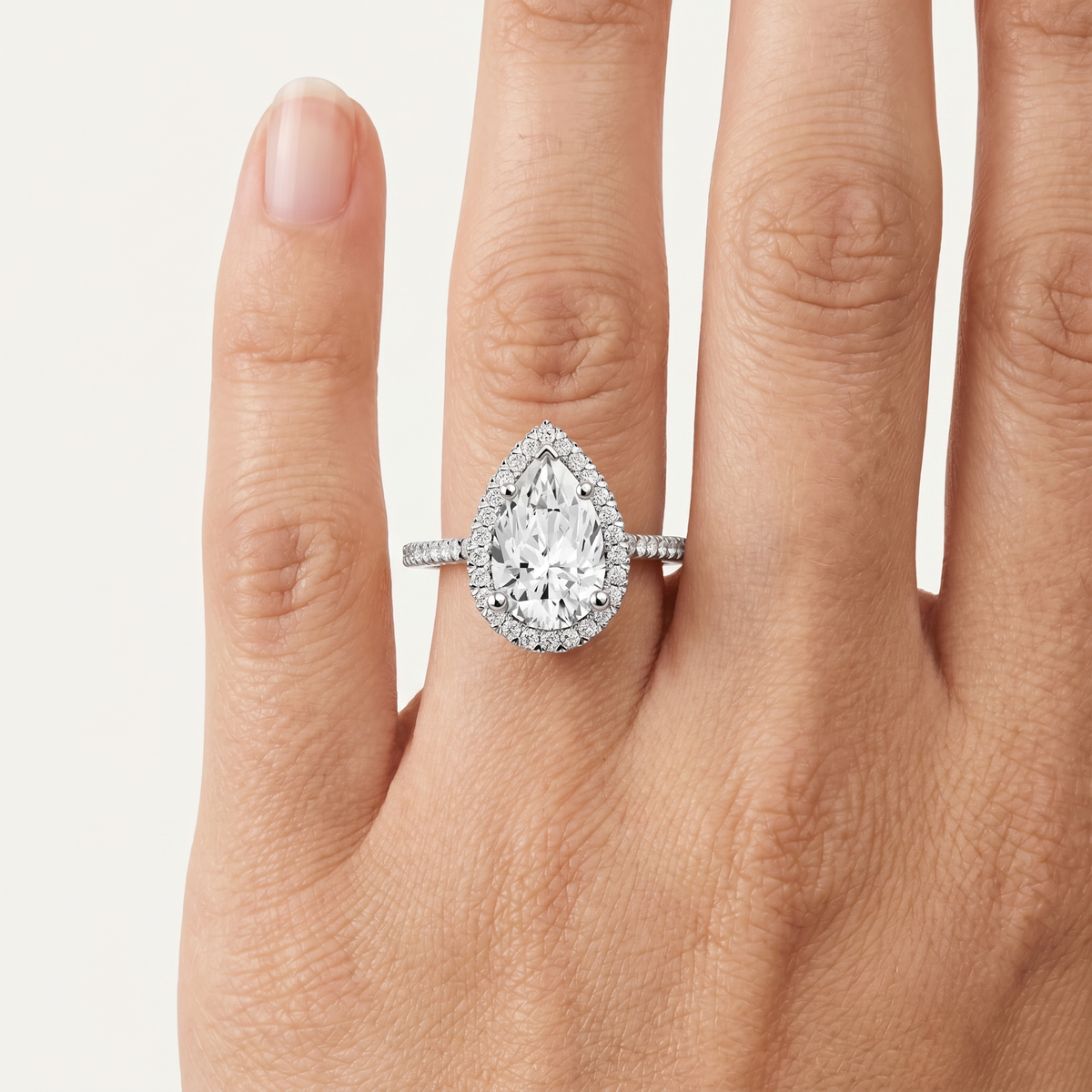 _lifestyle_image@SKU:R0514-LADD02000004W #metal_10k-white-gold+origin_lab-grown+quality_g-si