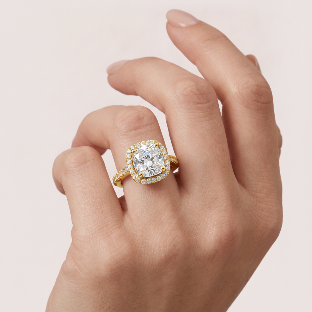 _lifestyle_image@SKU:R0514-NADC03000004Y #metal_14k-yellow-gold+origin_lab-grown+quality_ef-vs2+