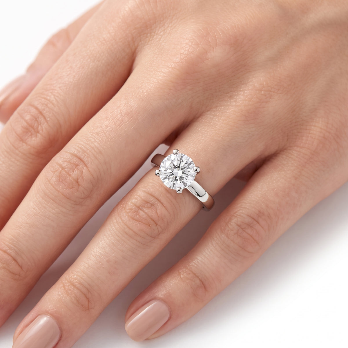 _lifestyle_image@SKU:R0952-NADR0200000PL #metal_platinum+origin_lab-grown+quality_ef-vs2+