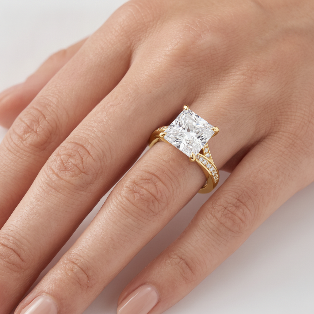 _lifestyle_image@SKU:R1027-LADP03000004Y #metal_10k-yellow-gold+origin_lab-grown+quality_g-si