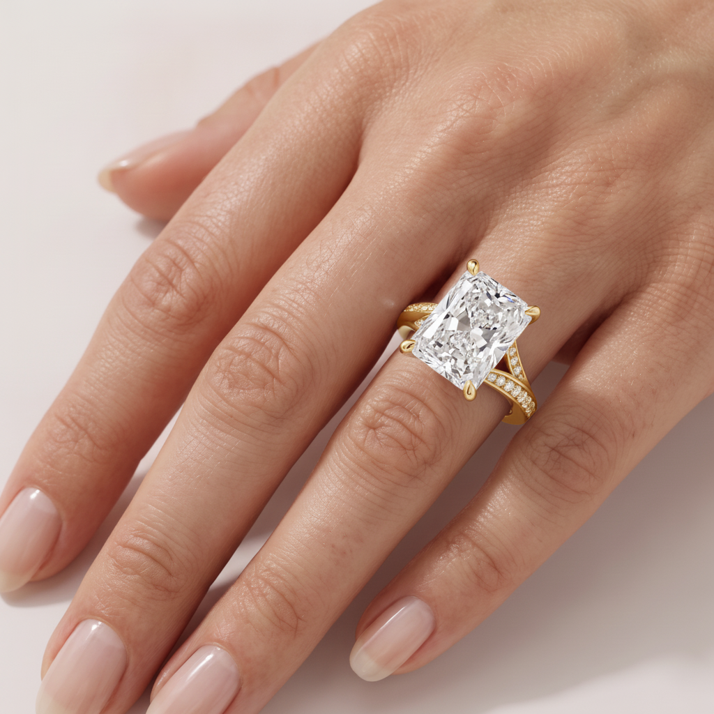 _lifestyle_image@SKU:R1027-NADT04000004Y #metal_14k-yellow-gold+origin_lab-grown+quality_ef-vs2+