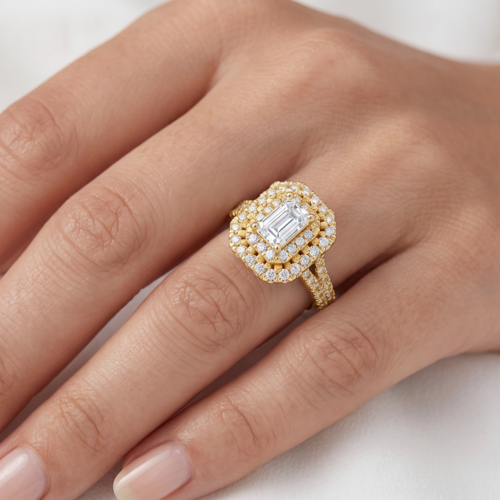 _lifestyle_image@SKU:R1094-LADE01000004Y #metal_14k-yellow-gold+origin_lab-grown+quality_g-si