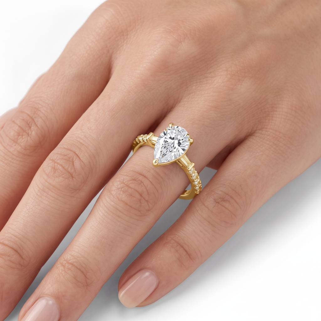 _lifestyle_image@SKU:R1113-LADD01000004Y #metal_10k-yellow-gold+origin_lab-grown+quality_g-si
