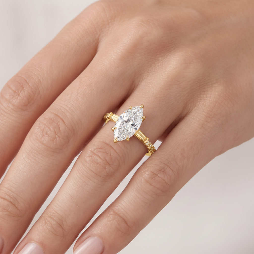 _lifestyle_image@SKU:R1113-LADM03000004Y #metal_10k-yellow-gold+origin_lab-grown+quality_g-si