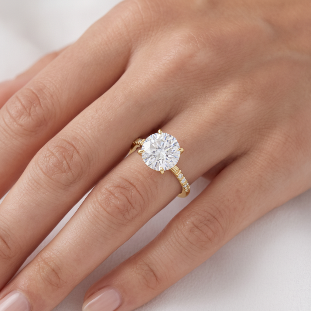 _lifestyle_image@SKU:R1113-LADR04000004Y #metal_10k-yellow-gold+origin_lab-grown+quality_g-si