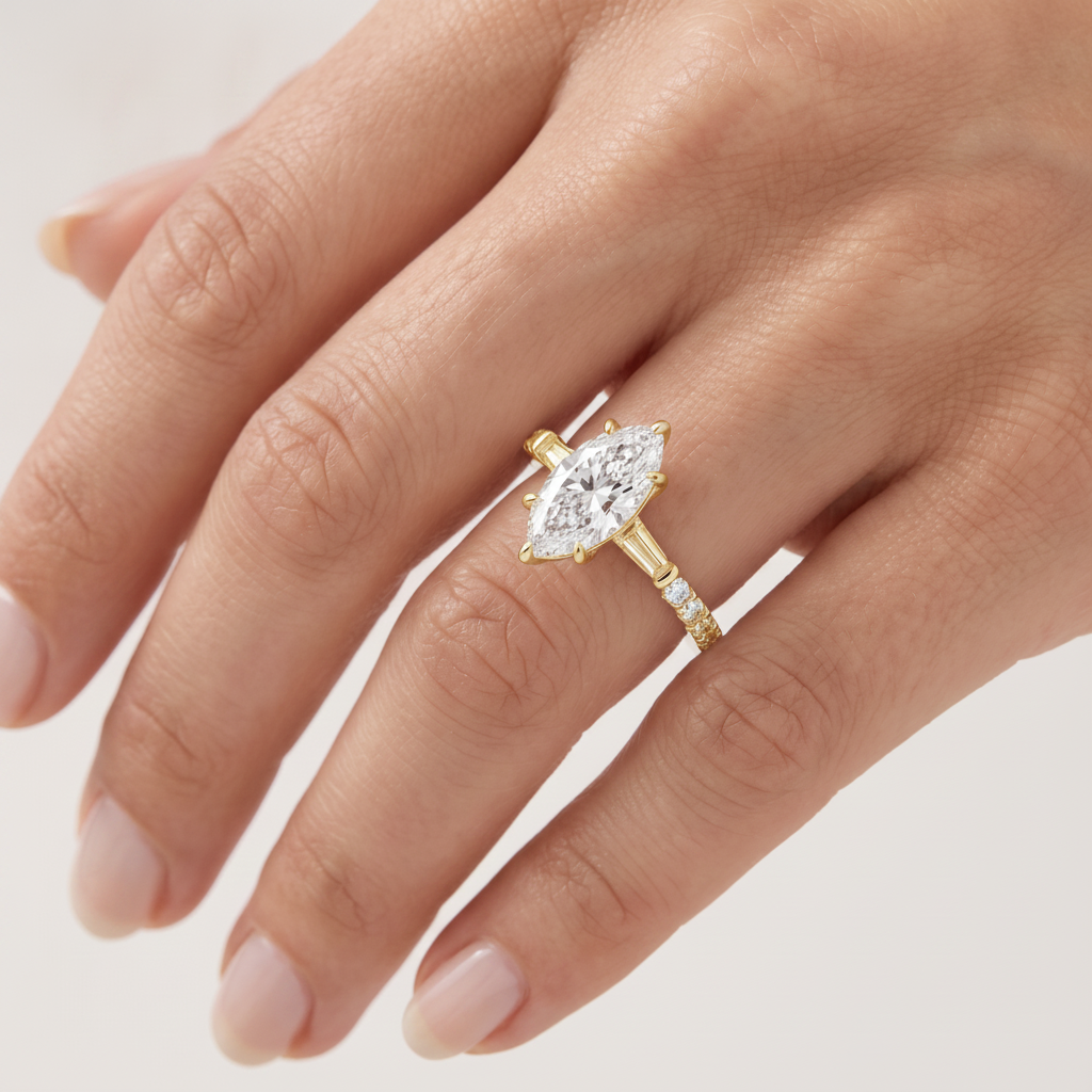 _lifestyle_image@SKU:R1113-NADM02000004Y #metal_14k-yellow-gold+origin_lab-grown+quality_ef-vs2+