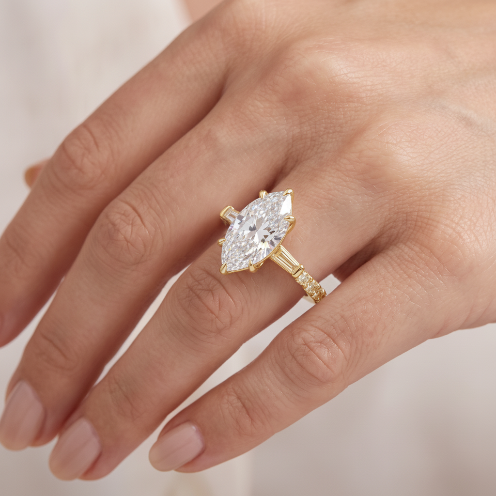 _lifestyle_image@SKU:R1113-NADM04000004Y #metal_14k-yellow-gold+origin_lab-grown+quality_ef-vs2+