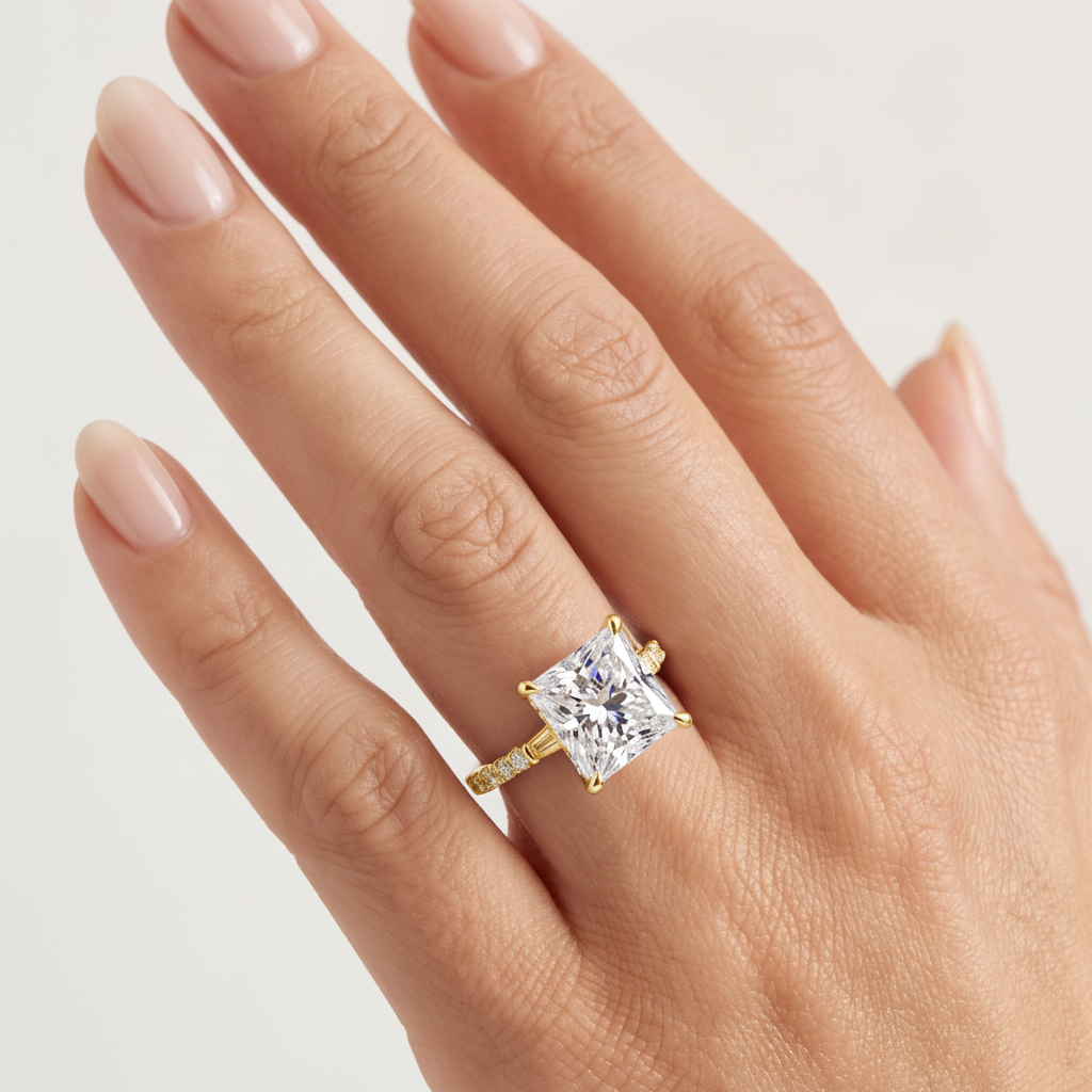_lifestyle_image@SKU:R1113-NADP04000004Y #metal_14k-yellow-gold+origin_lab-grown+quality_ef-vs2+
