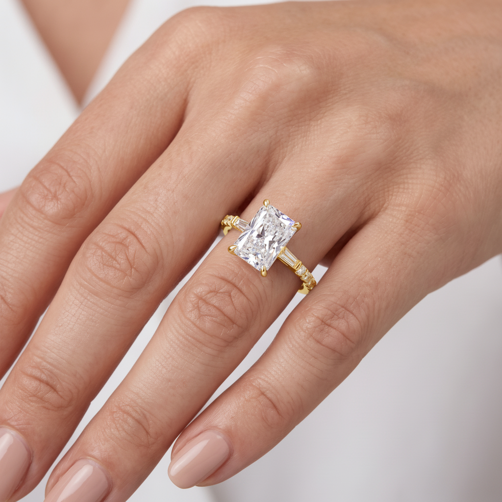 _lifestyle_image@SKU:R1113-NADT02000004Y #metal_14k-yellow-gold+origin_lab-grown+quality_ef-vs2+