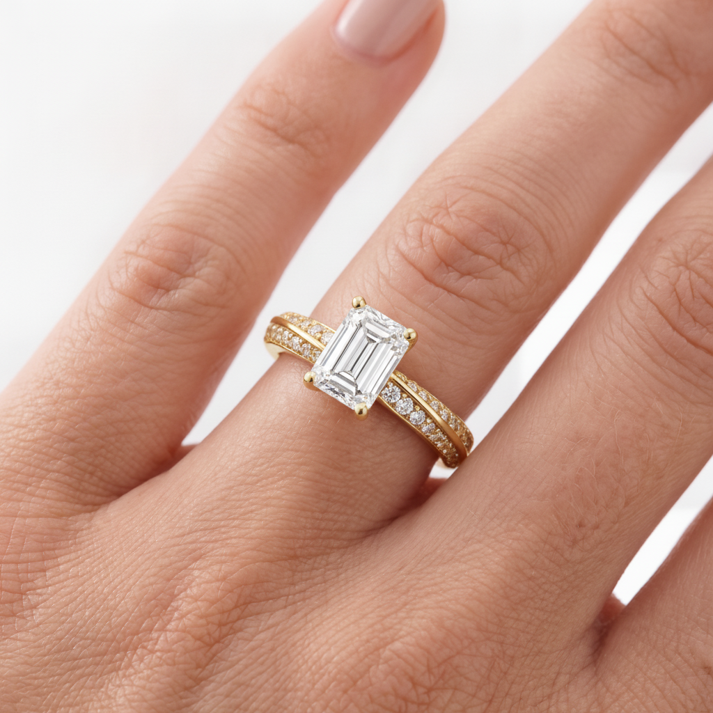 _lifestyle_image@SKU:R1114-LADE01000004Y #metal_10k-yellow-gold+origin_lab-grown+diamond-quality_g-si+