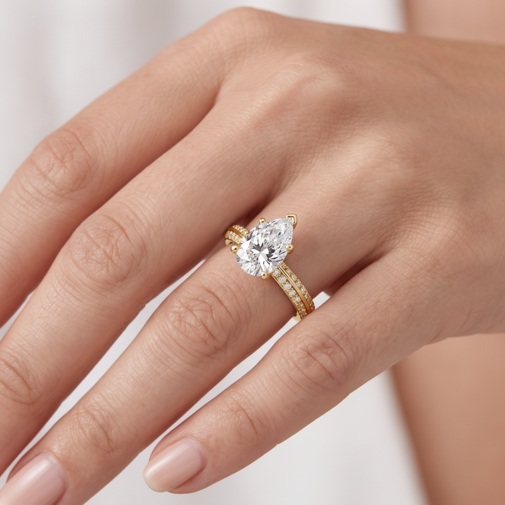 _lifestyle_image@SKU:R1114-NADD01000004Y #metal_14k-yellow-gold+origin_lab-grown+quality_ef-vs2+