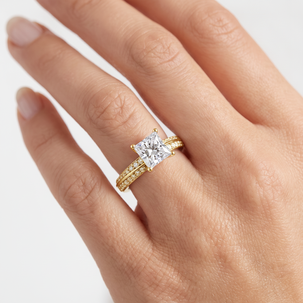 _lifestyle_image@SKU:R1114-NADP01000004Y #metal_14k-yellow-gold+origin_lab-grown+quality_ef-vs2+