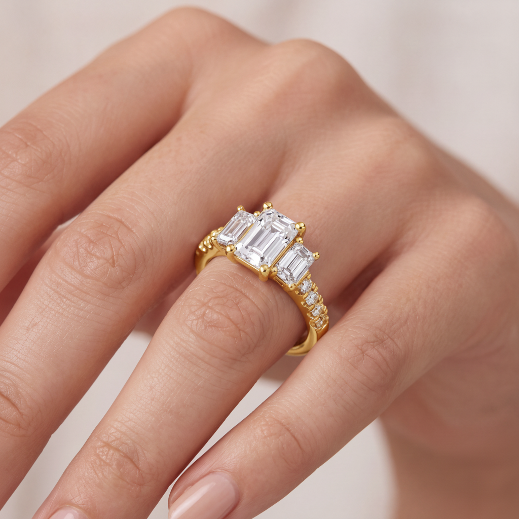 _lifestyle_image@SKU:R1284-LADE01000004Y #metal_10k-yellow-gold+origin_lab-grown+quality_g-si