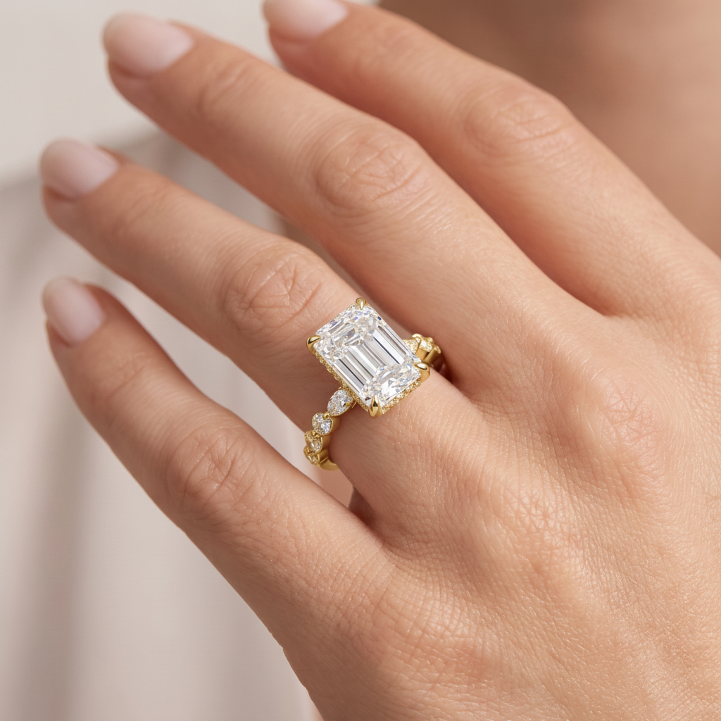 _lifestyle_image@SKU:R1736-LADE04000004Y #metal_10k-yellow-gold+origin_lab-grown+quality_g-si
