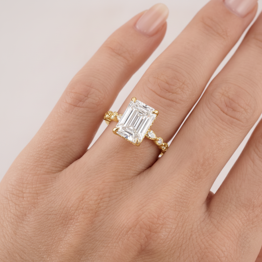 _lifestyle_image@SKU:R1736-NADE03000004Y #metal_14k-yellow-gold+origin_lab-grown+quality_ef-vs2+