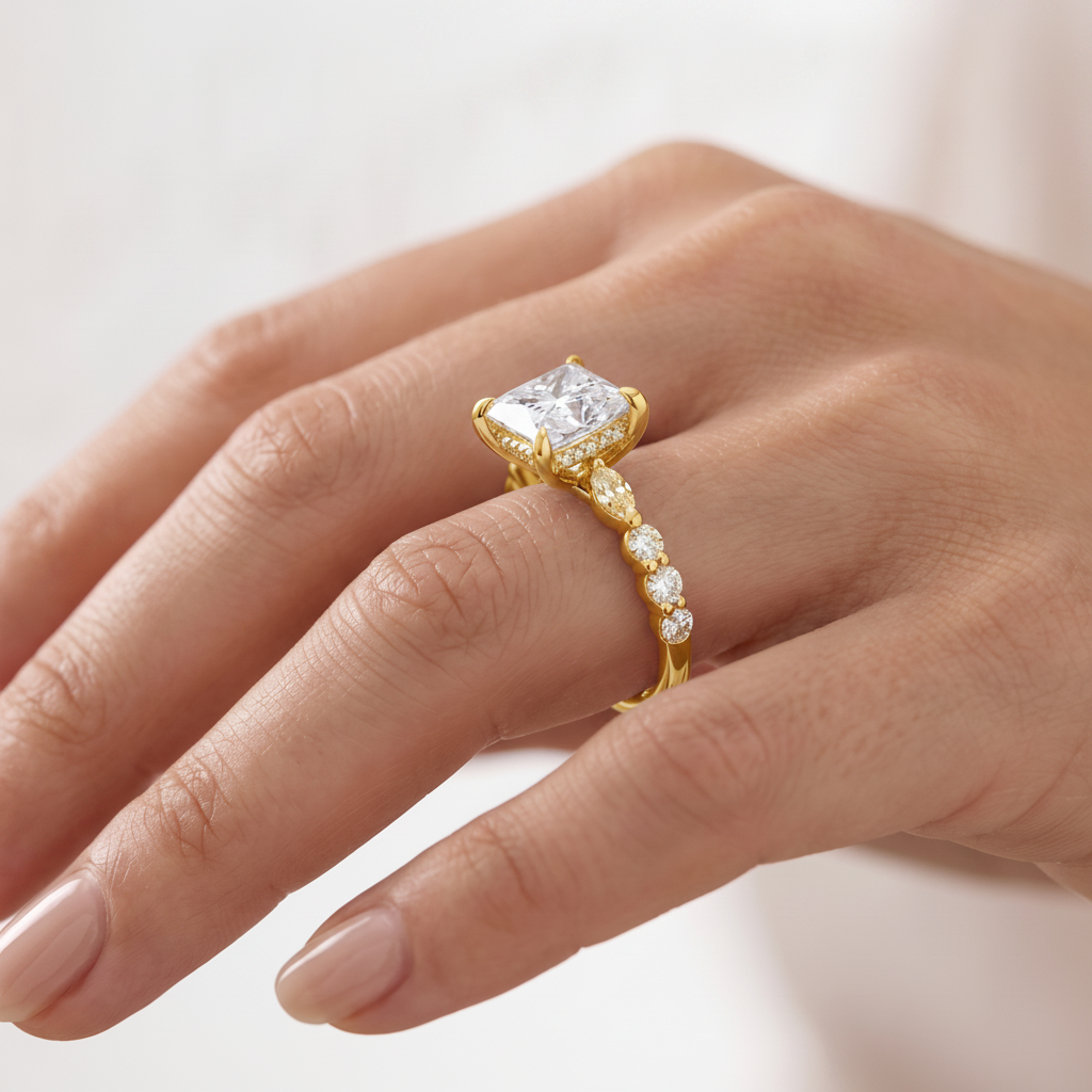 _lifestyle_image@SKU:R1736-NADP02000004Y #metal_14k-yellow-gold+origin_lab-grown+quality_ef-vs2+