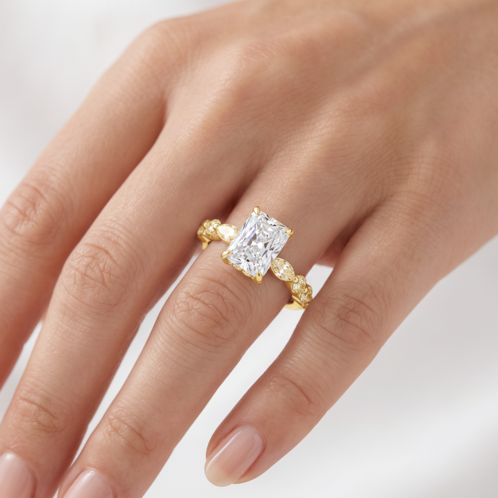 _lifestyle_image@SKU:R1736-NADT01000004Y #metal_14k-yellow-gold+origin_lab-grown+quality_ef-vs2+