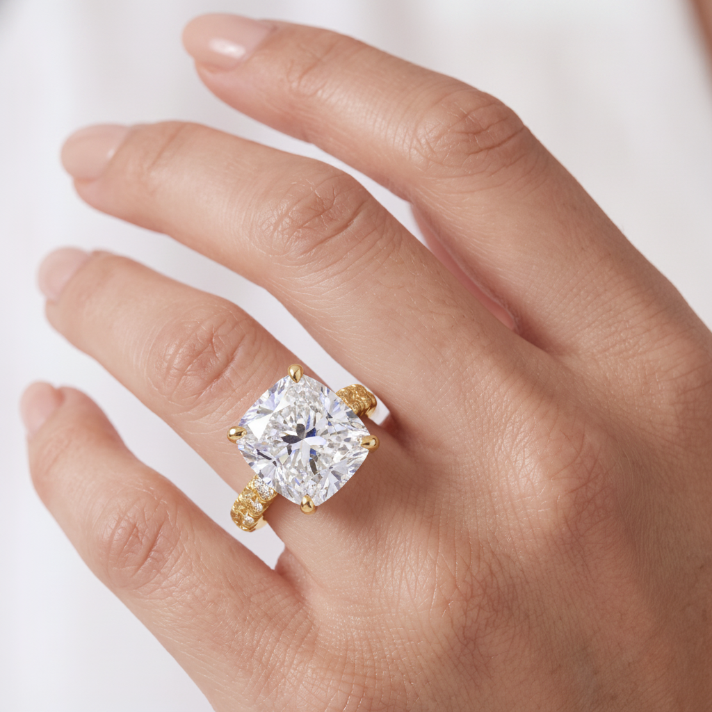 _lifestyle_image@SKU:R2434-NADC00400004Y #metal_14k-yellow-gold+origin_lab-grown+quality_ef-vs2+