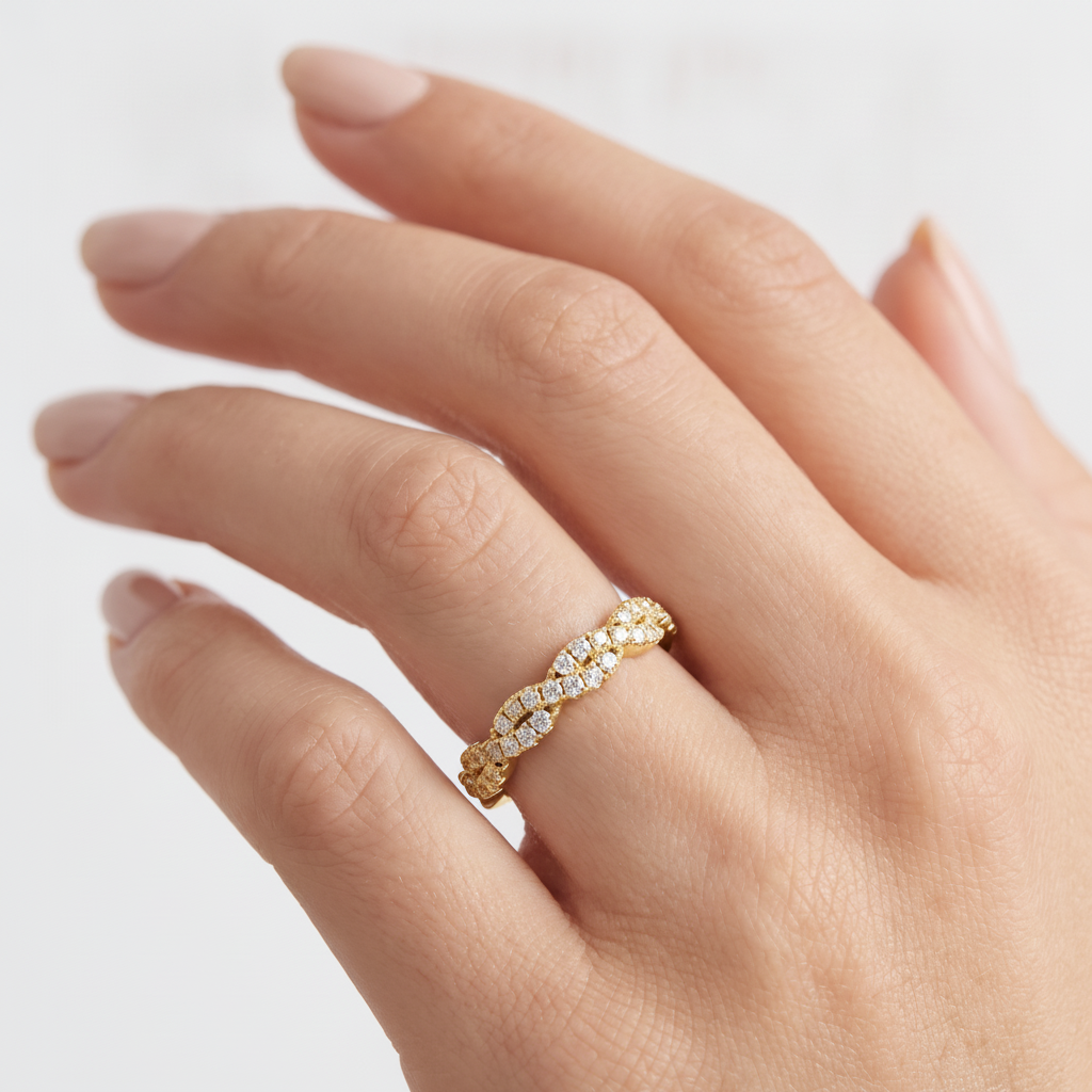 _lifestyle_image@SKU:R2616-NADR00019004Y #metal_14k-yellow-gold+origin_lab-grown+quality_ef-vs2+