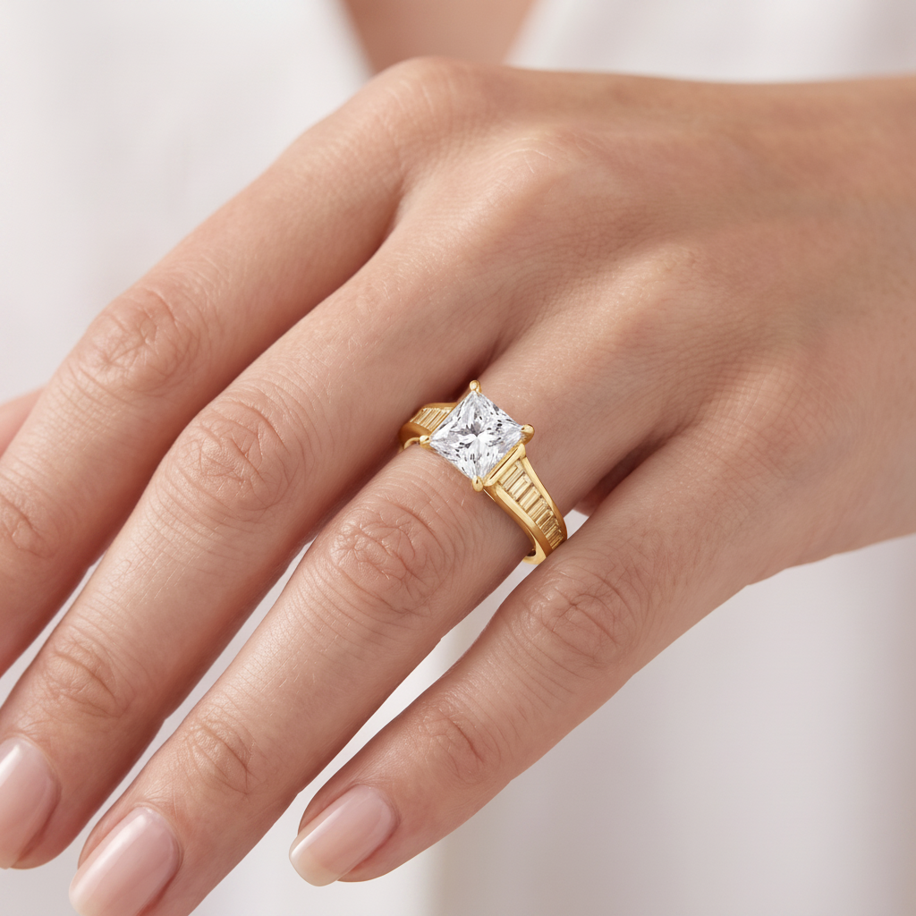 _lifestyle_image@SKU:R5136-LADP01000004Y #metal_10k-yellow-gold+origin_lab-grown+quality_g-si