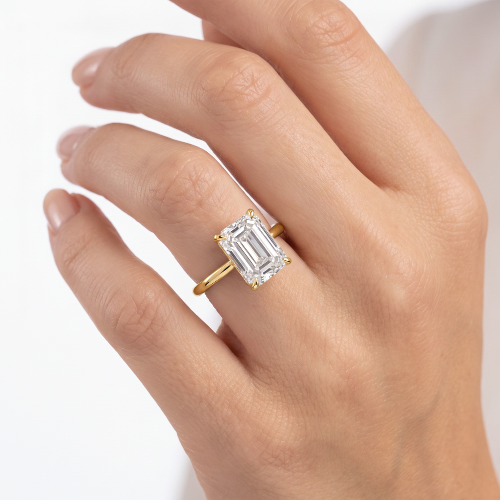 _lifestyle_image@SKU:R5314-LADE04000004Y #metal_10k-yellow-gold+origin_lab-grown+quality_g-si