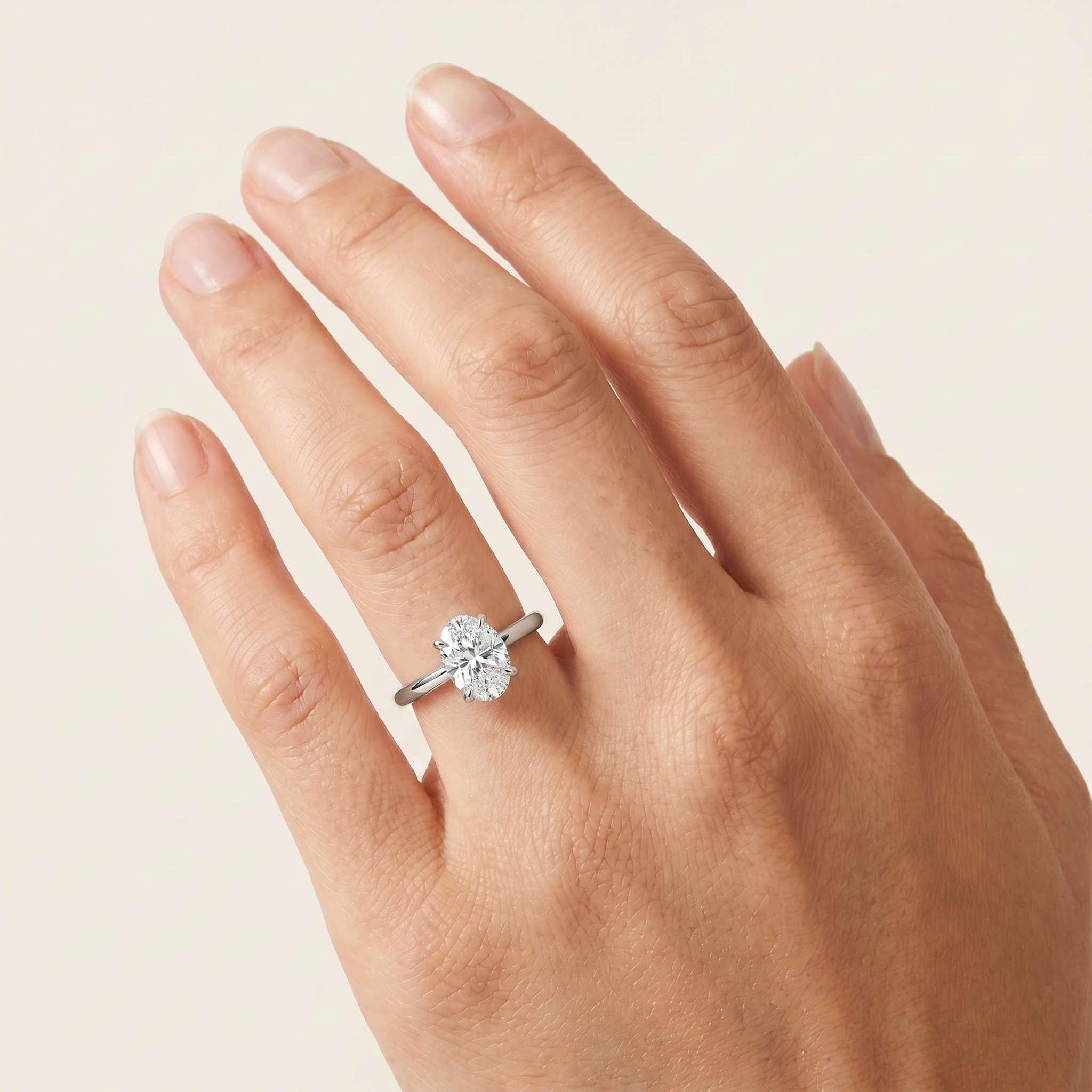 _lifestyle_image@SKU:R5314-NADO01000004W #metal_14k-white-gold+origin_lab-grown+quality_ef-vs2+