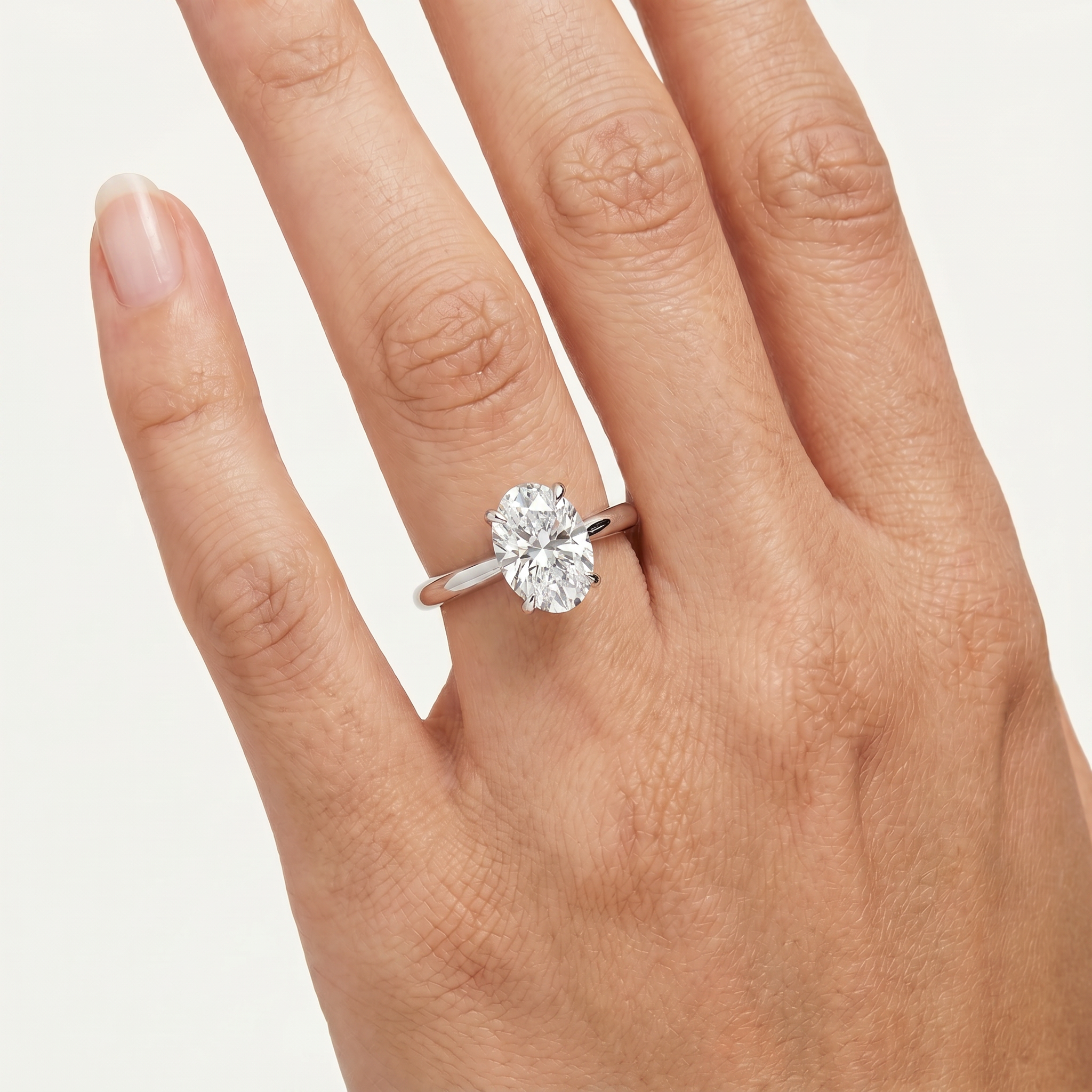 _lifestyle_image@SKU:R5314-NADO04000004W #metal_14k-white-gold+origin_lab-grown+quality_ef-vs2+