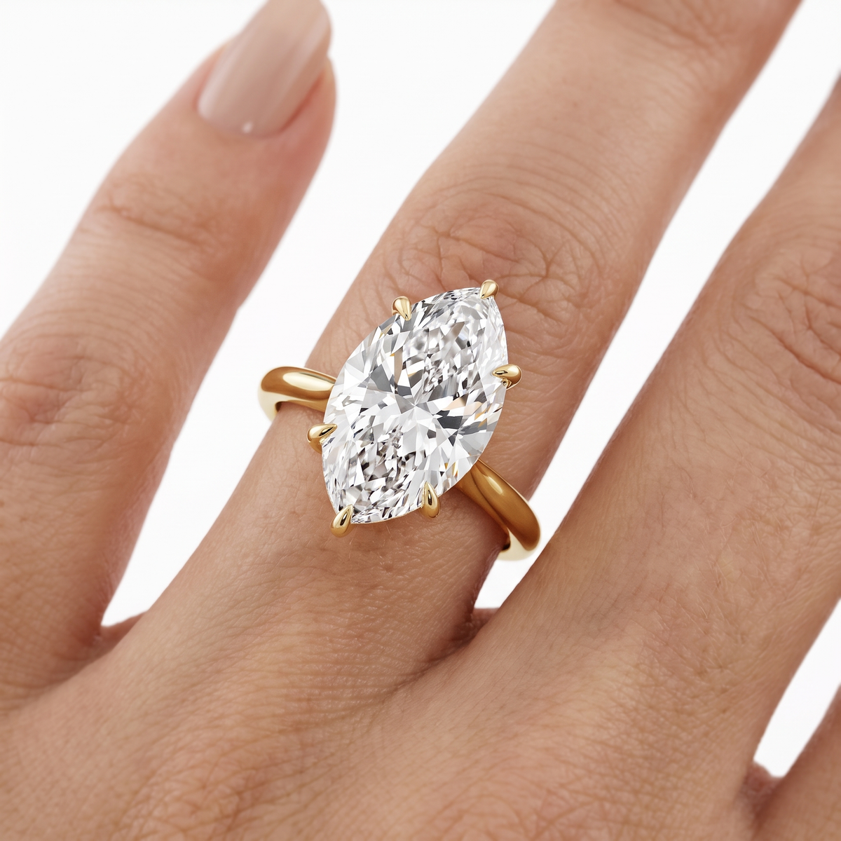 _lifestyle_image@SKU:R5314-NADM04000004Y #metal_14k-yellow-gold+origin_lab-grown+quality_ef-vs2+
