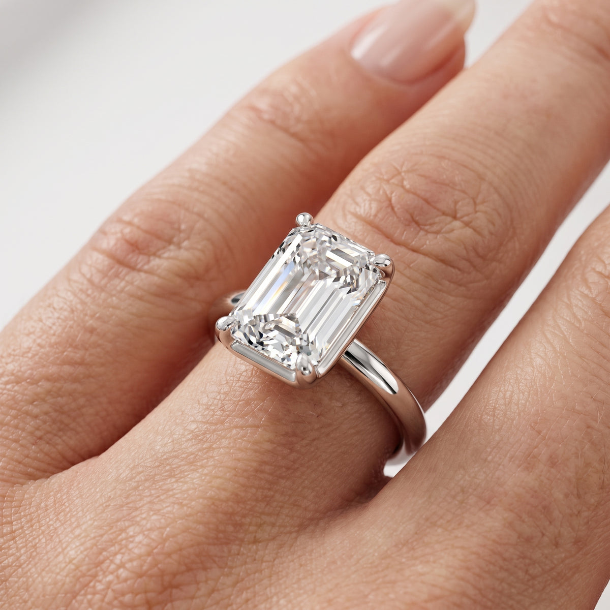 _lifestyle_image@SKU:R6203-LGDE0400000PL #metal_platinum+origin_lab-grown+quality_ef-vs2+