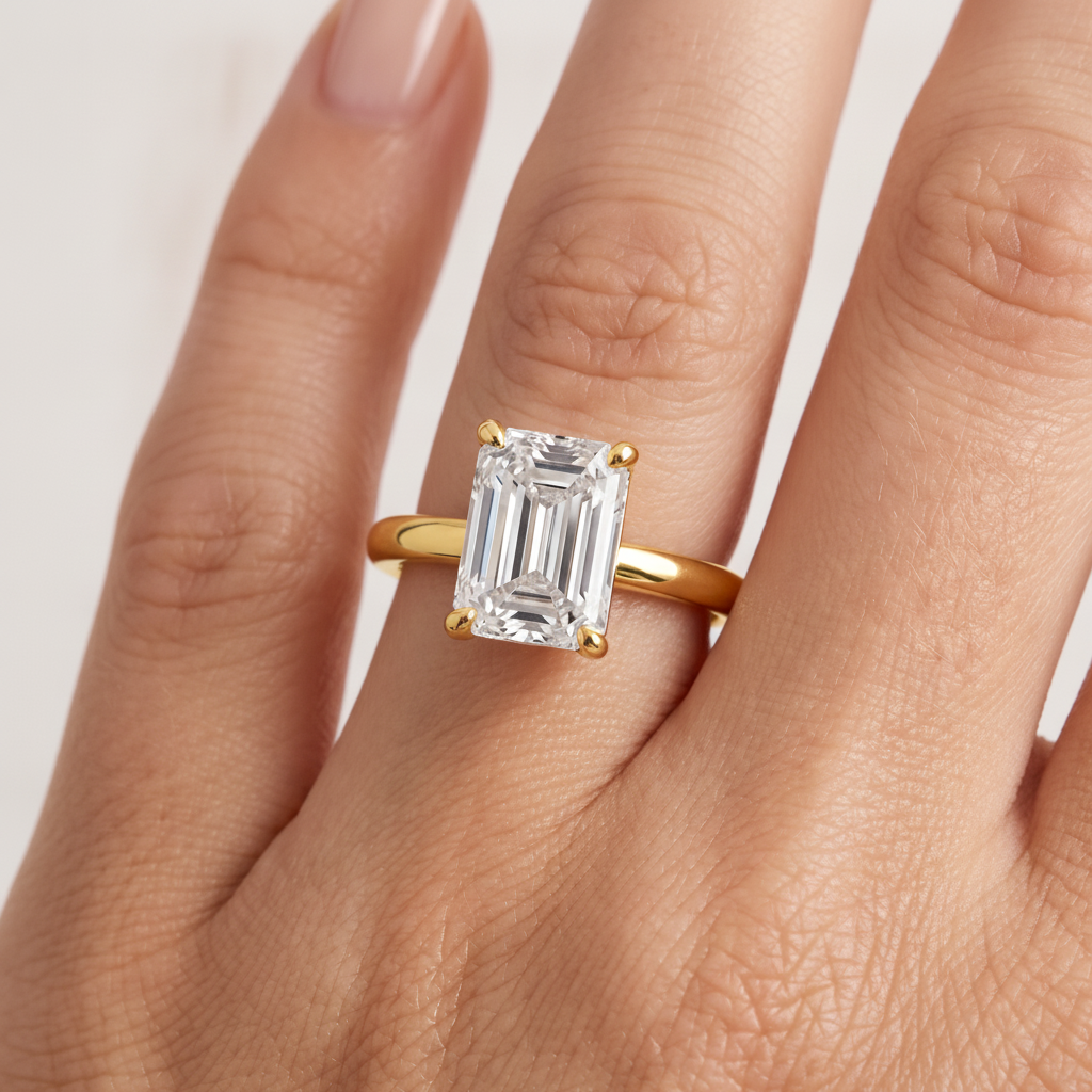 _lifestyle_image@SKU:R6203-LGDE03000004Y #metal_14k-yellow-gold+origin_lab-grown+quality_ef-vs2+