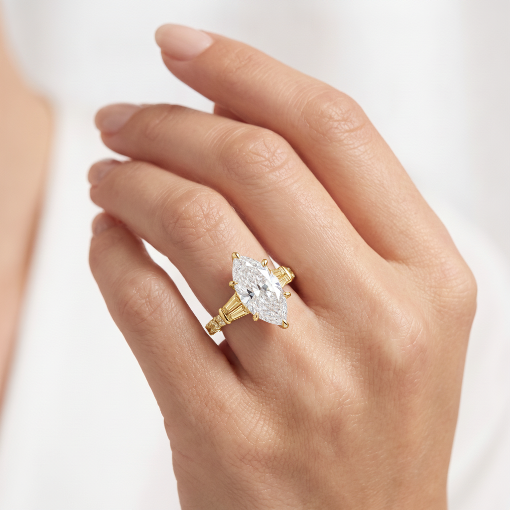 _lifestyle_image@SKU:R6517-LADM03000004Y #metal_10k-yellow-gold+origin_lab-grown+quality_g-si