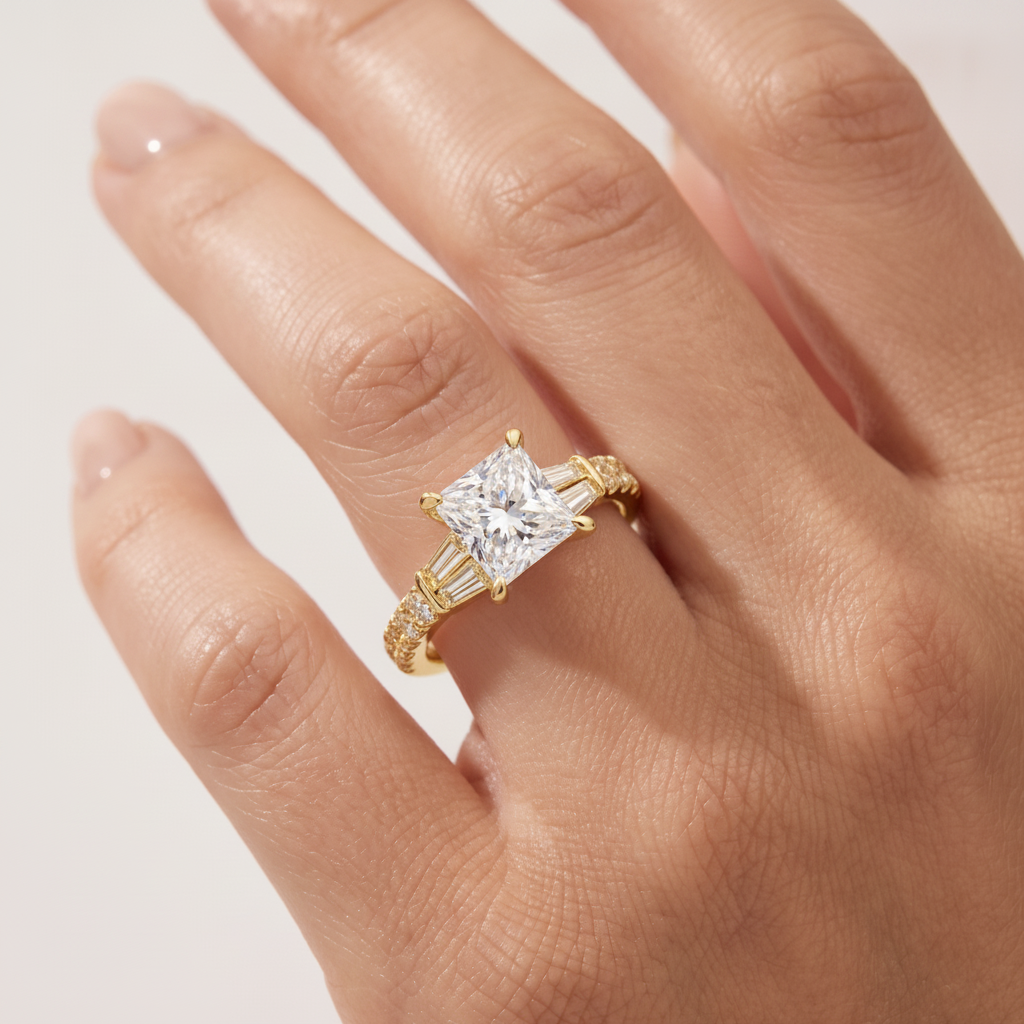 _lifestyle_image@SKU:R6517-LADP02000004Y #metal_10k-yellow-gold+origin_lab-grown+quality_g-si