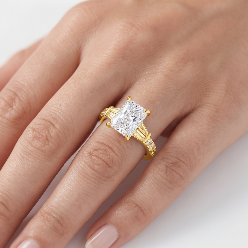 _lifestyle_image@SKU:R6517-LGDT03000004Y #metal_14k-yellow-gold+origin_lab-grown+quality_ef-vs2+