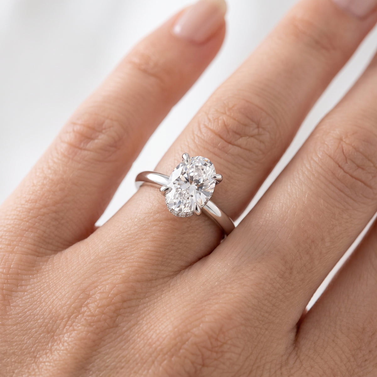 _lifestyle_image@SKU:R7604-NADO01000004W #diamond-quality_ef-vs2++metal_14k-white-gold+origin_lab-grown+