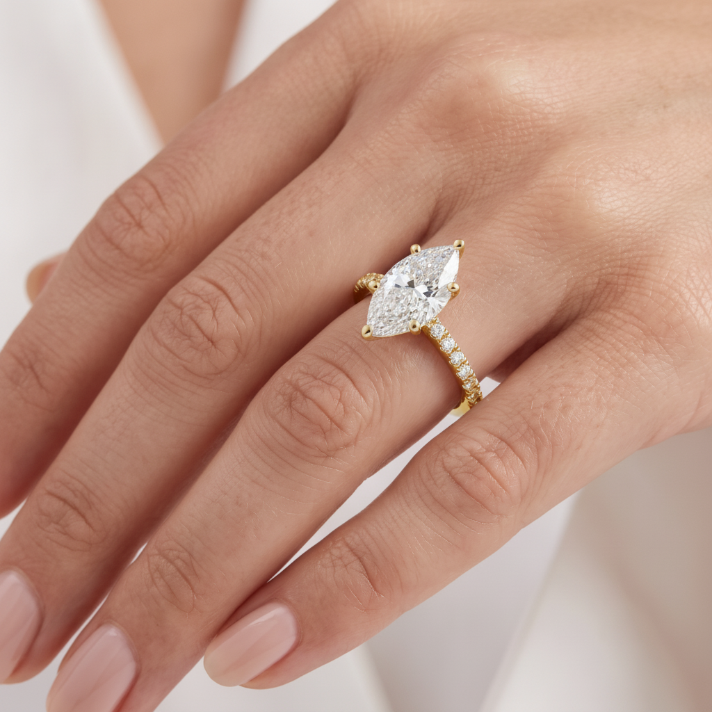 _lifestyle_image@SKU:R7711-NADM01000004Y #metal_14k-yellow-gold+origin_lab-grown+quality_ef-vs2+