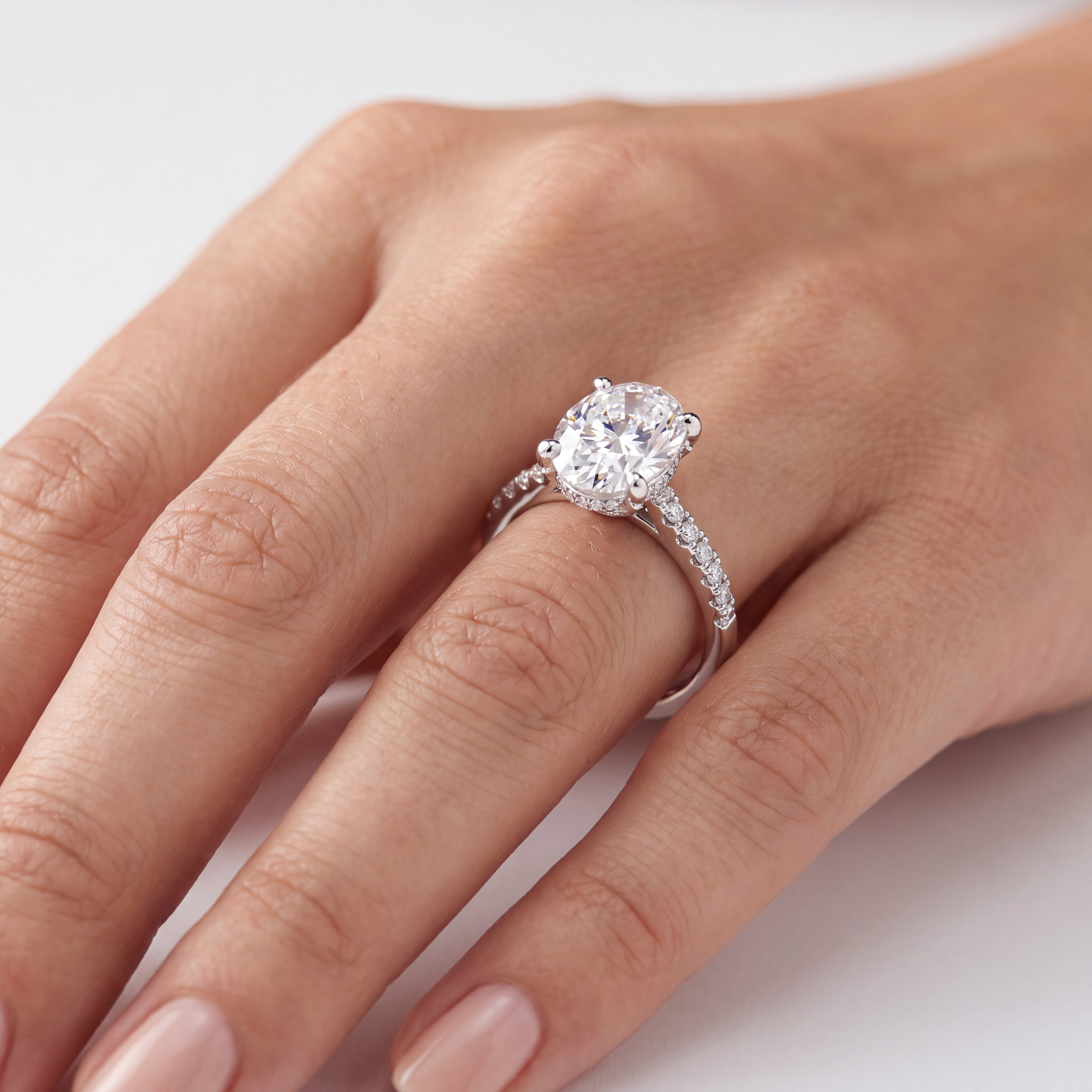 _lifestyle_image@SKU:R7748-NADO01700004W #metal_14k-white-gold+origin_lab-grown+quality_ef-vs2+