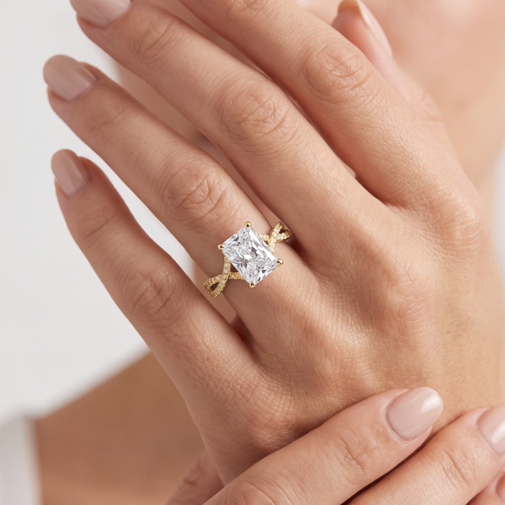 _lifestyle_image@SKU:R7816-NADT01800004Y #metal_14k-yellow-gold+origin_lab-grown+quality_ef-vs2+