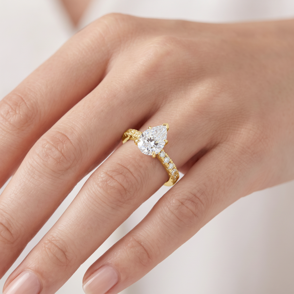 _lifestyle_image@SKU:R7847-NADD01000004Y #metal_14k-yellow-gold+origin_lab-grown+quality_ef-vs2+