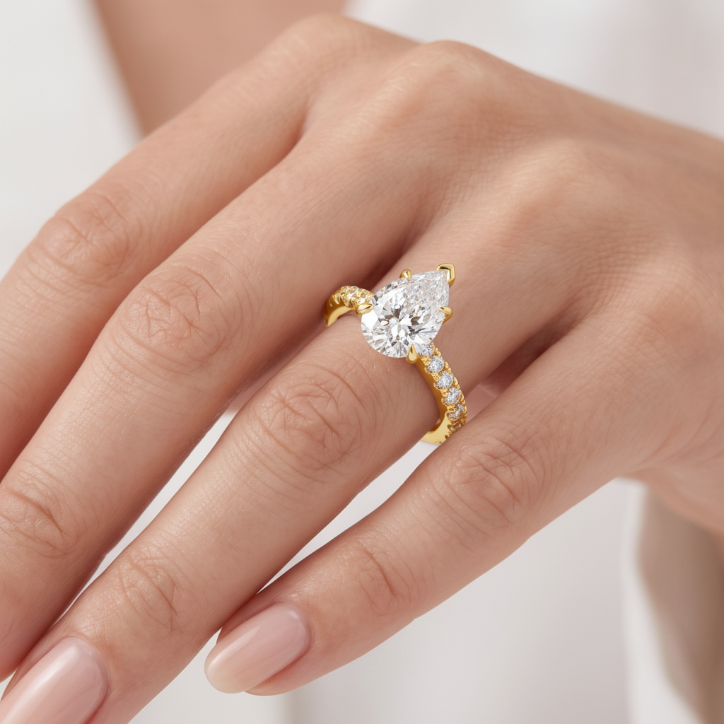 _lifestyle_image@SKU:R7847-NADD03000004Y #metal_14k-yellow-gold+origin_lab-grown+quality_ef-vs2+