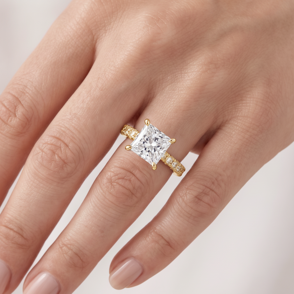 _lifestyle_image@SKU:R7847-NADP04000004Y #metal_14k-yellow-gold+origin_lab-grown+quality_ef-vs2+