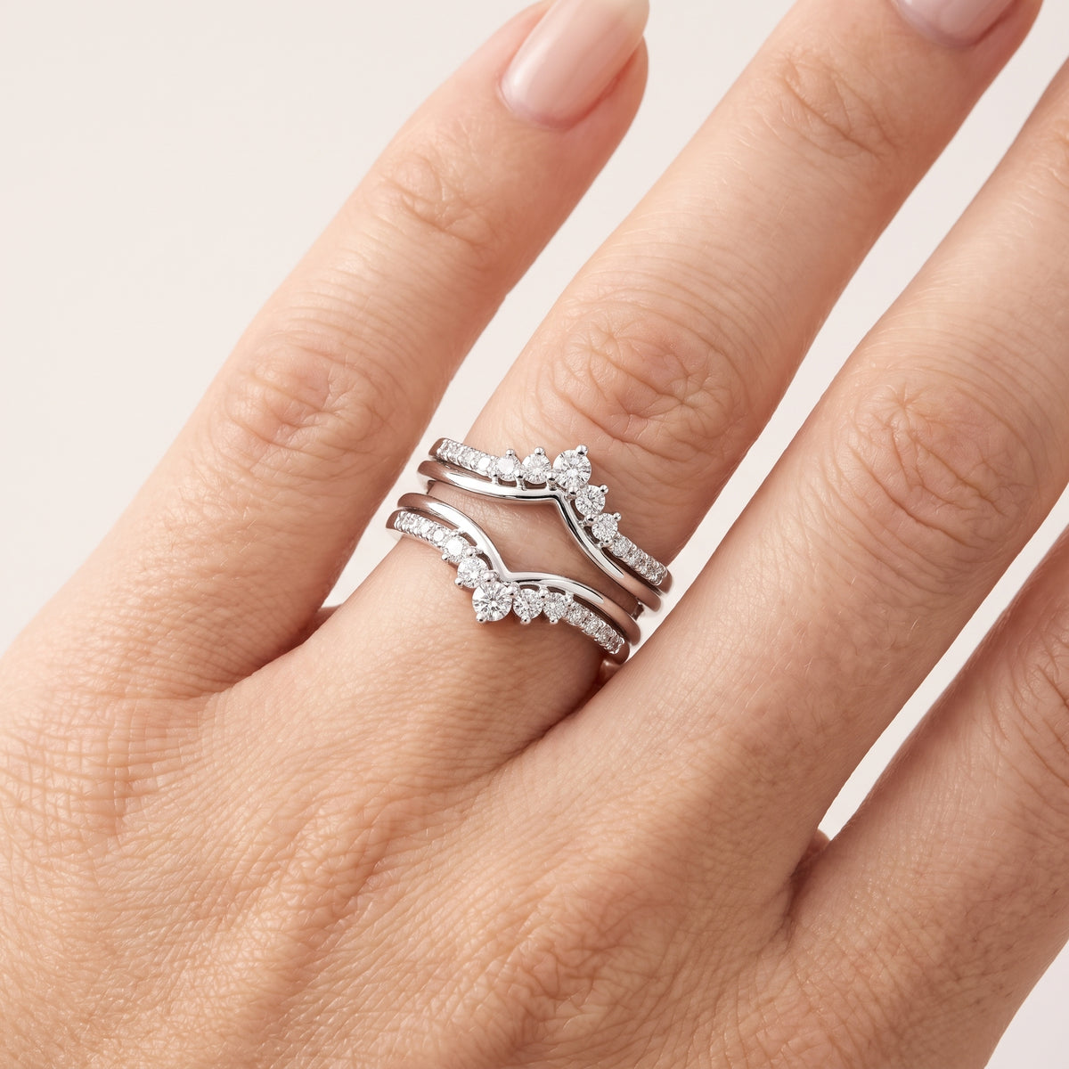 _lifestyle_image@SKU:R8142-NADR0032000PL #metal_platinum+origin_lab-grown+quality_ef-vs2+