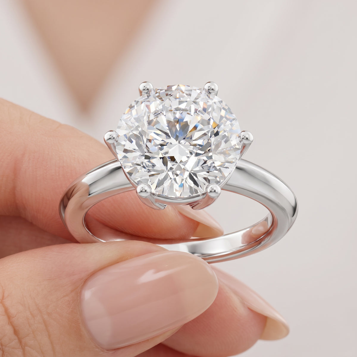 _lifestyle_image@SKU:R9839-LADR03000004W #metal_10k-white-gold+origin_lab-grown+quality_g-si